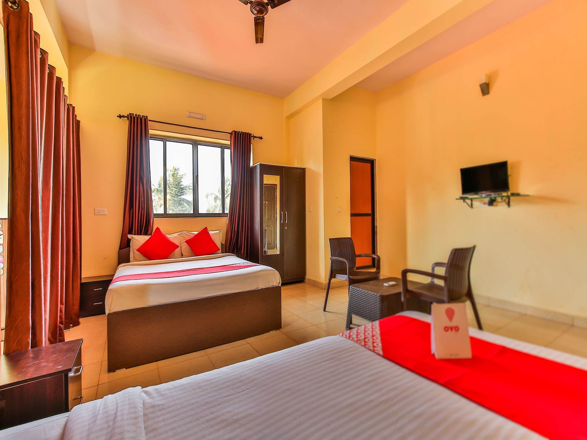 Oyo 14276 Hotel Spring Height Acaro Exterior photo